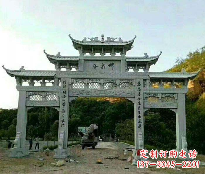 黄冈村口石雕牌楼千百年文化瑰宝