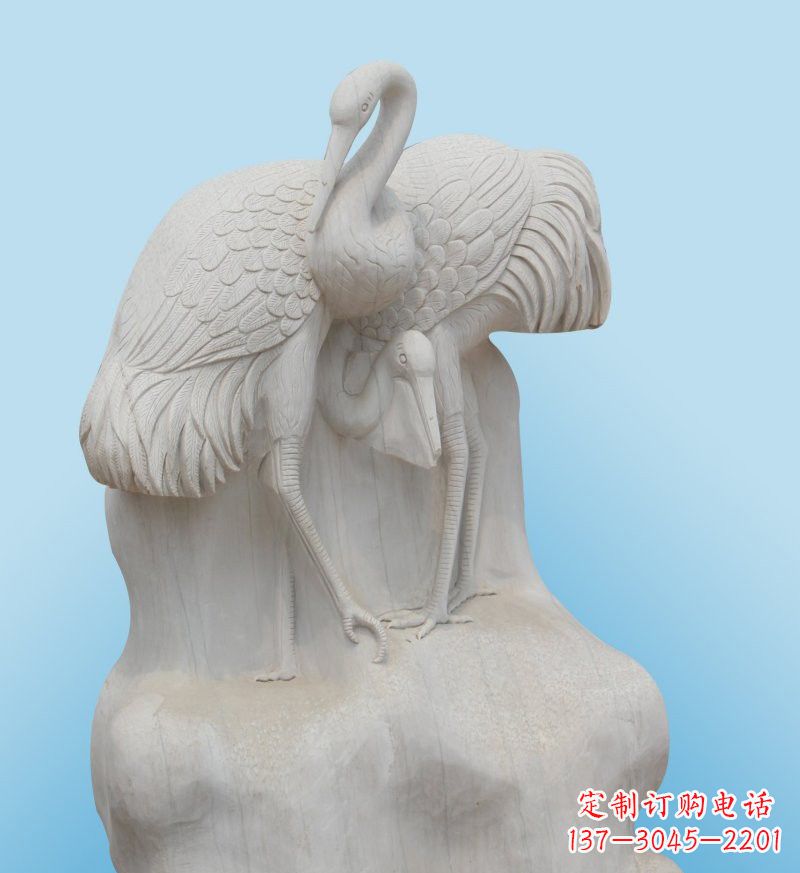 黄冈大理石制作的丹顶鹤雕塑