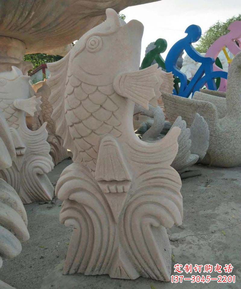 黄冈大理石艺术装饰绚丽多彩的鲤鱼雕塑