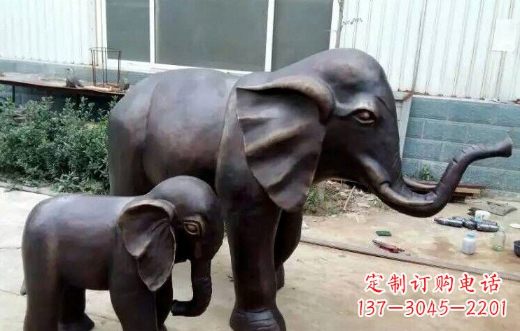黄冈浓情母子情·大象铜雕塑