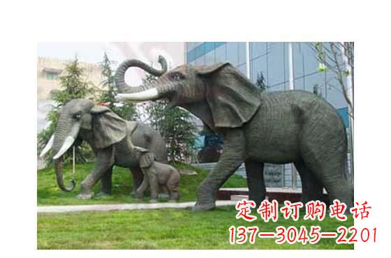 黄冈大象一家三口铜雕