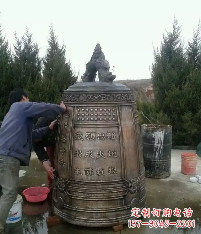 黄冈中领雕塑-大型铜钟寺庙铜雕