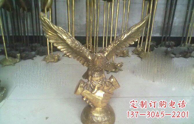 黄冈大展宏图老鹰铜雕展现雄鹰的威严和气势