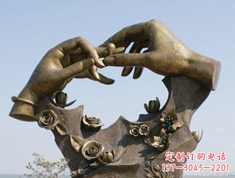 黄冈戴戒指的手铜雕