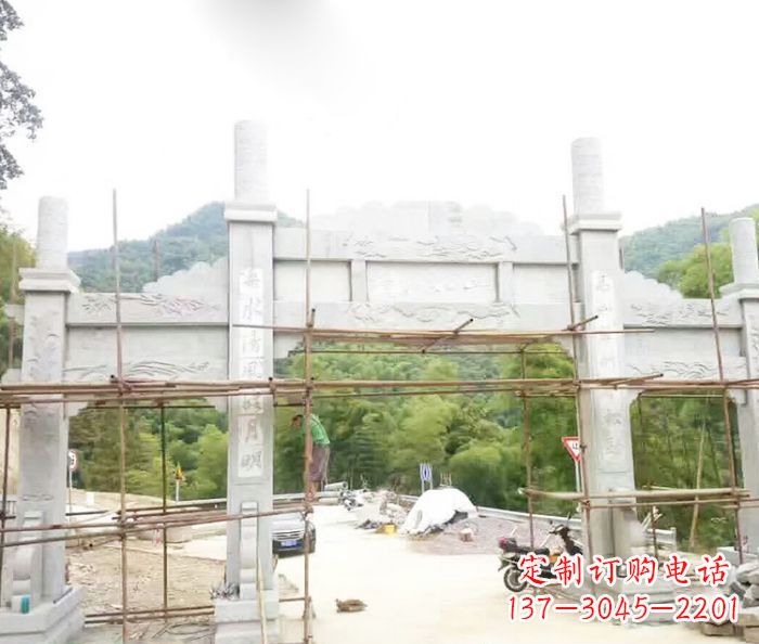 黄冈道路三门牌坊石雕 (3)