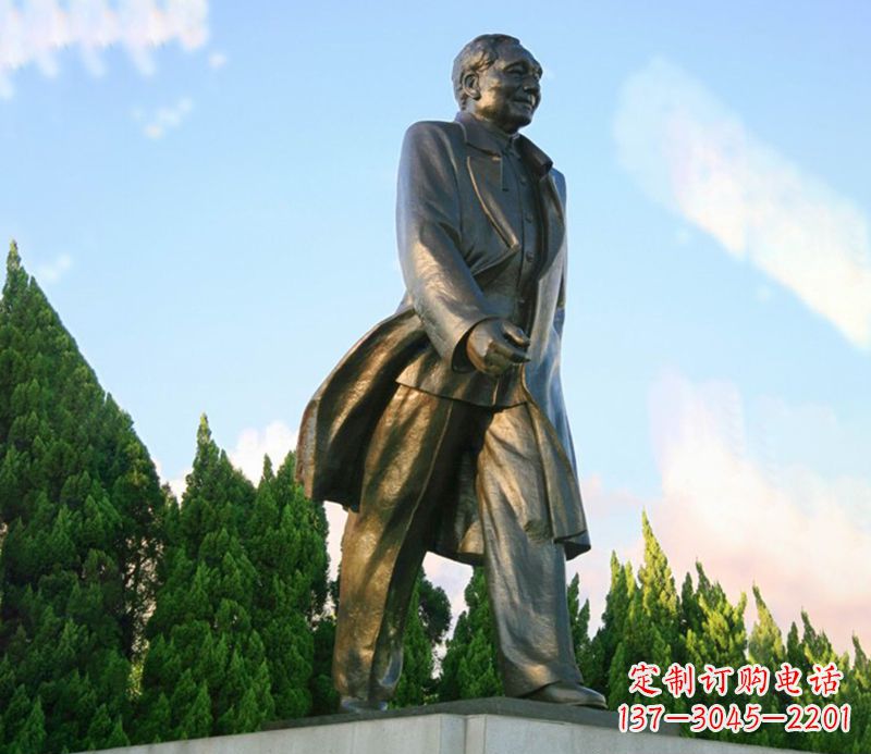 黄冈邓小平广场伟人铜雕