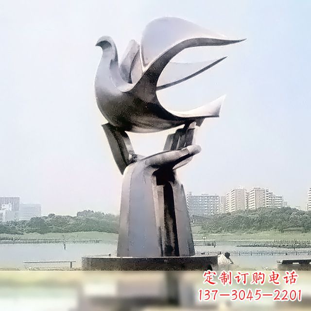 黄冈精美鸽子雕塑