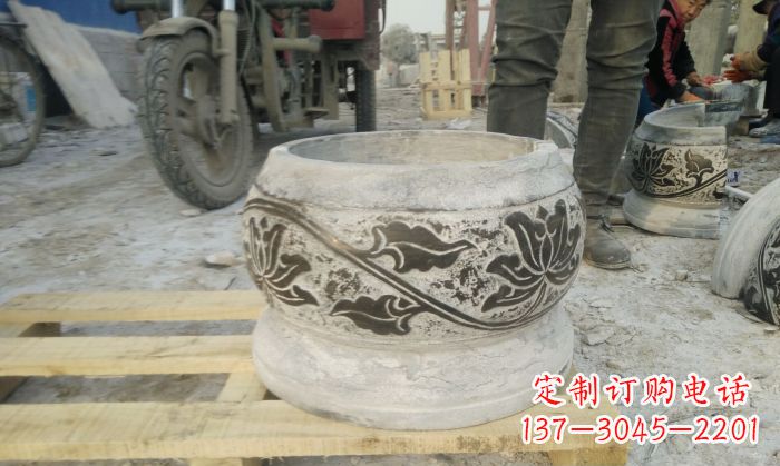 黄冈仿古圆形水缸石雕塑