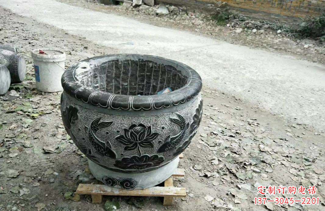 黄冈仿古圆形水缸石雕