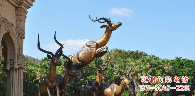 黄冈跃动的羚羊雕塑