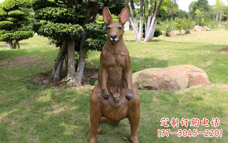 黄冈公园玻璃钢仿真袋鼠雕塑