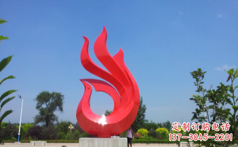 黄冈艺术荟萃的凤凰雕塑