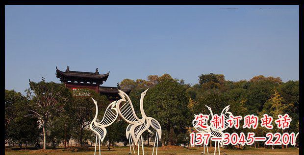黄冈中领雕塑的精美不锈钢仙鹤雕塑