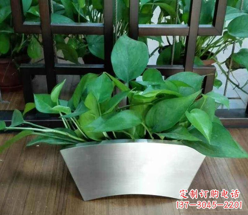 黄冈高质量不锈钢花盆雕塑,享受自然完美烘托
