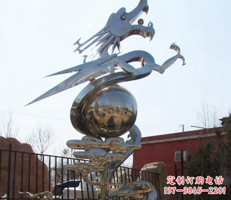 黄冈传统与现代完美结合的青铜龙雕塑