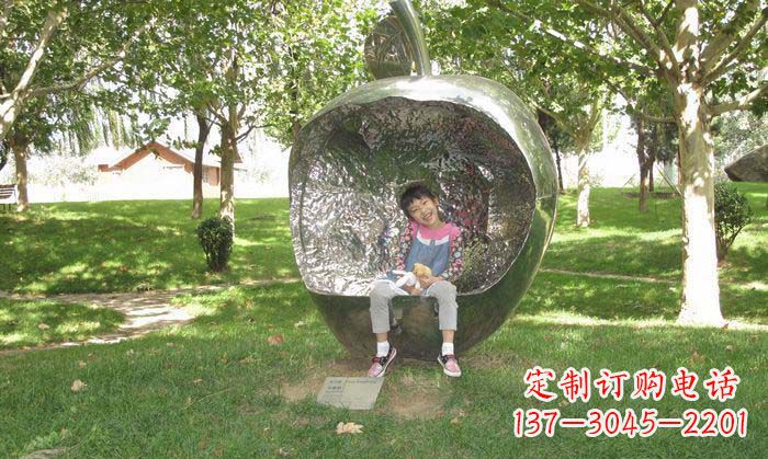 黄冈精致雕刻不锈钢苹果座椅雕塑