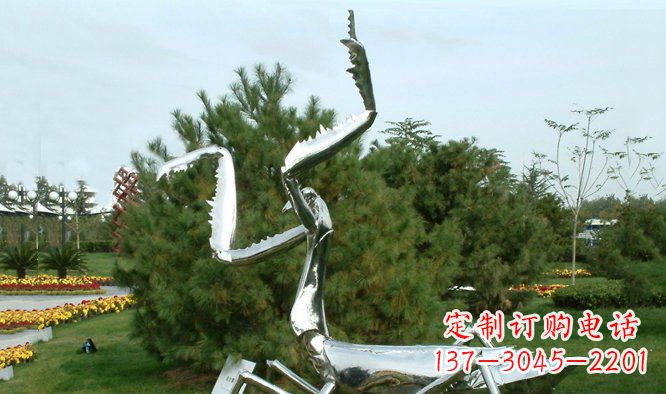 黄冈优雅大气的不锈钢螳螂雕塑