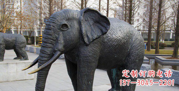 黄冈公园大象动物雕塑