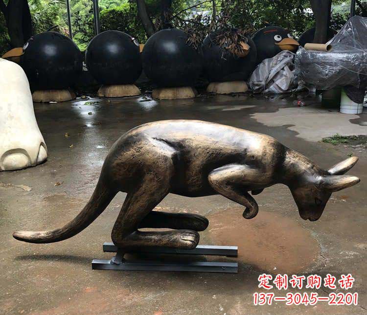 黄冈中领雕塑袋鼠铜雕