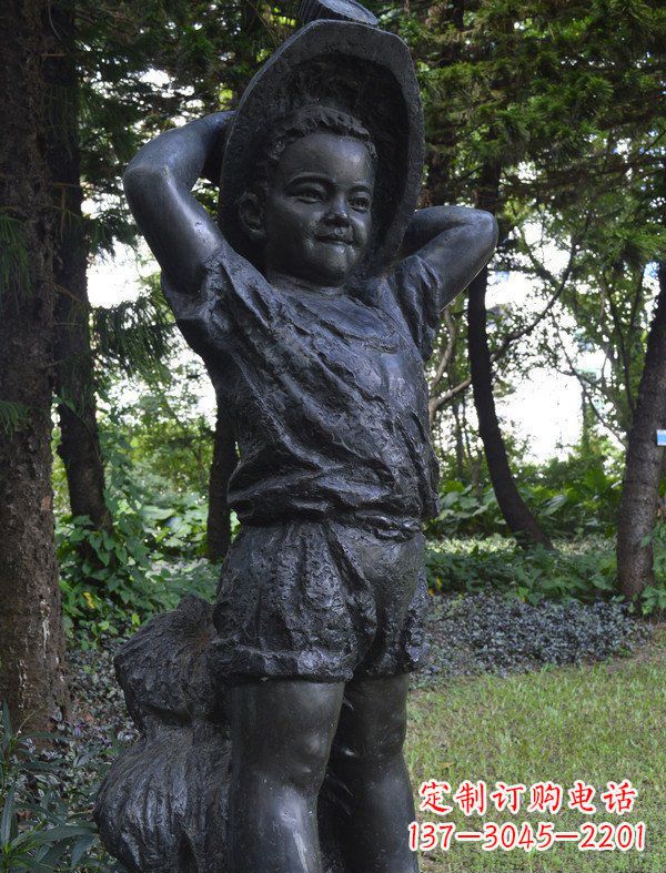 黄冈优雅童子·少年戴草帽铜雕