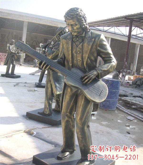 黄冈西方人物铜吉他雕塑
