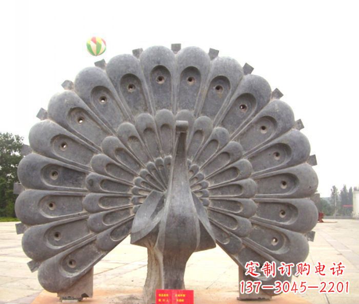 黄冈风格独特的孔雀石雕