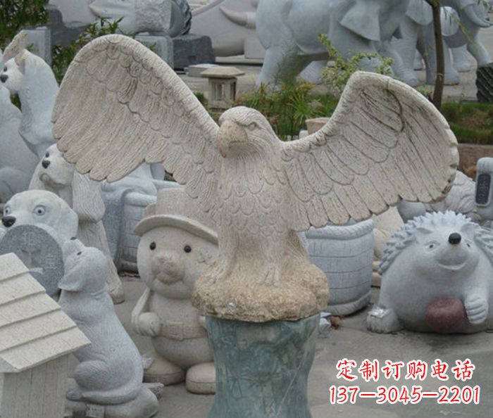 黄冈公园动物老鹰石雕