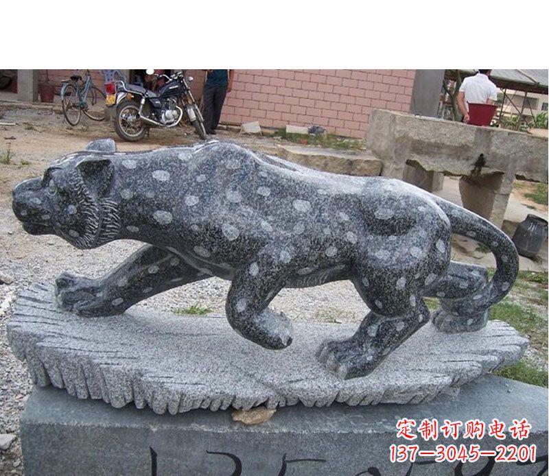 黄冈公园动物猎豹石雕