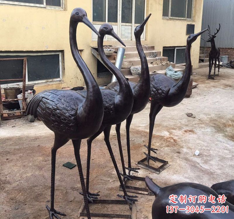 黄冈雕刻精致灵动的丹顶鹤铜雕