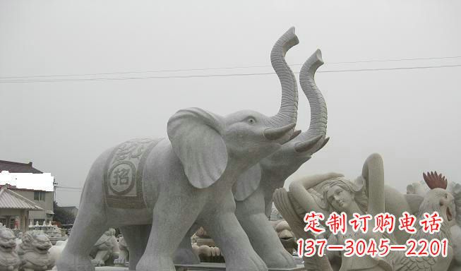 黄冈公园动物长鼻大象石雕