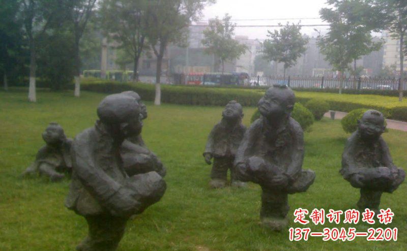 黄冈中领雕塑为您打造精美的儿童斗鸡雕塑