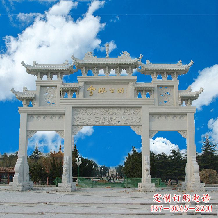 黄冈传承历史的精美汉白玉三门牌楼雕塑