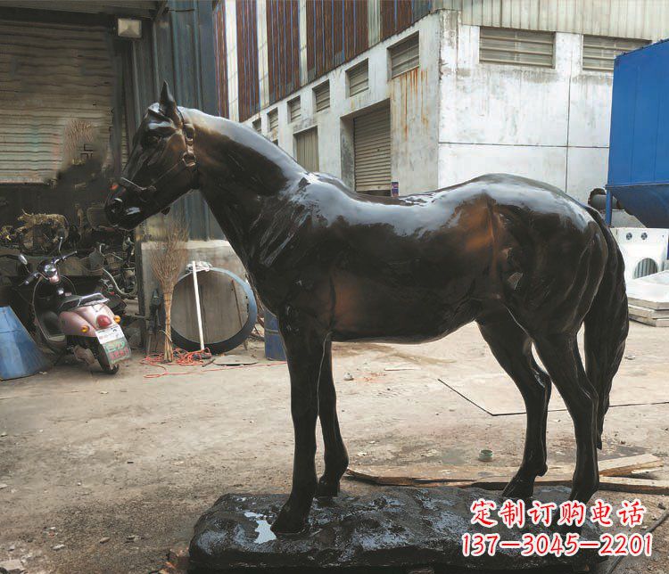 黄冈玻璃钢仿铜雕塑栩栩如生的飞奔骏马