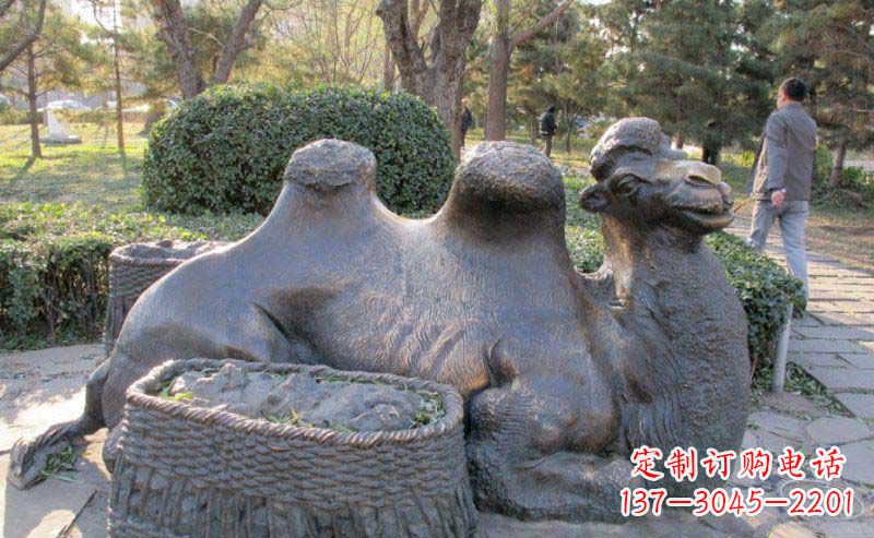 黄冈公园骆驼动物铜雕