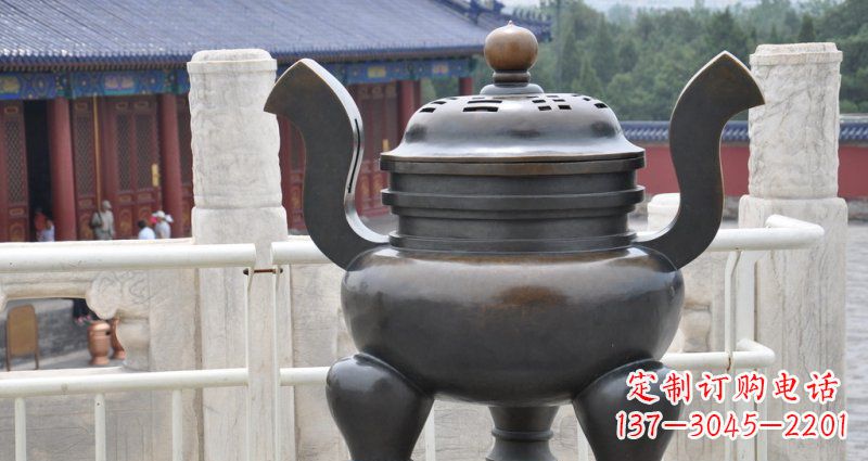 黄冈公园三足圆香炉景观铜雕