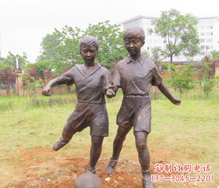 黄冈童心盎然的足球铜雕