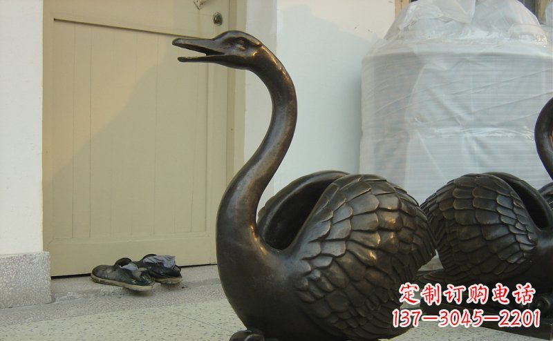 黄冈绝美铜板雕刻天鹅雕塑