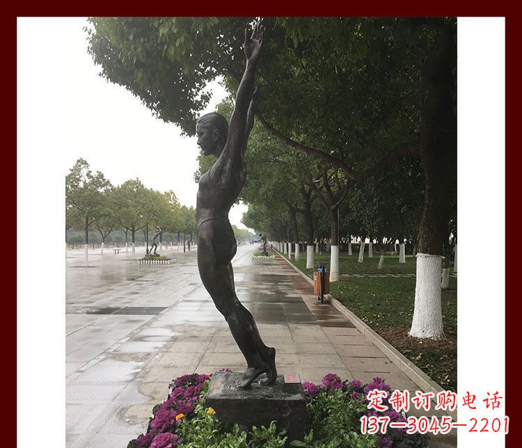 黄冈公园跳水运动员铜雕