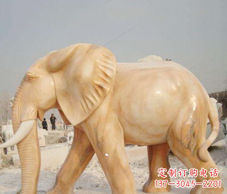 黄冈公园晚霞红大象雕塑