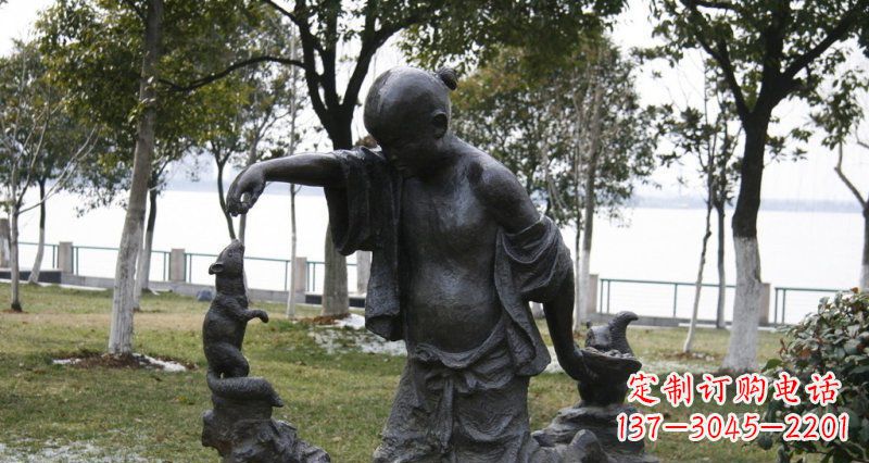 黄冈铜质高端松鼠雕塑