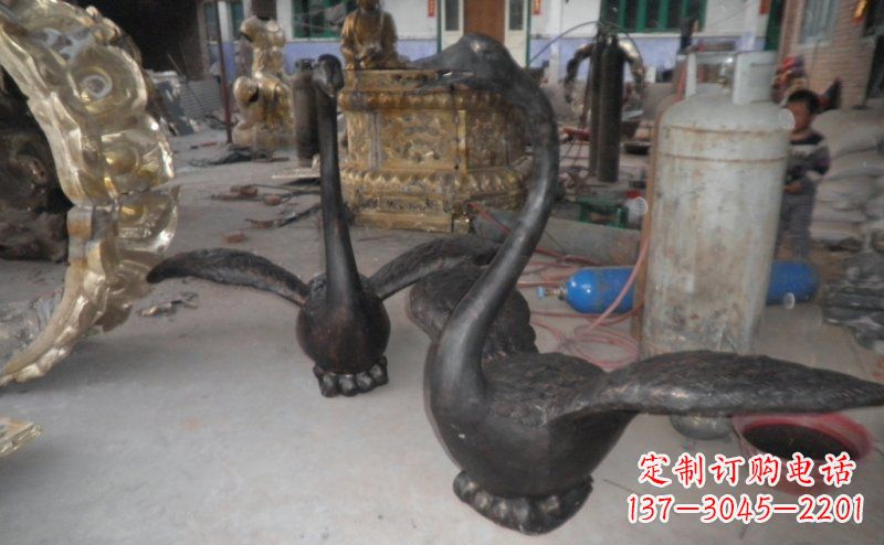 黄冈汇聚灵性的仙鹤塑像