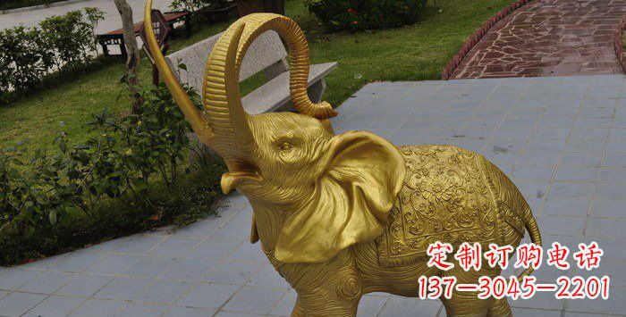 黄冈呈现自然之美的小象铜雕