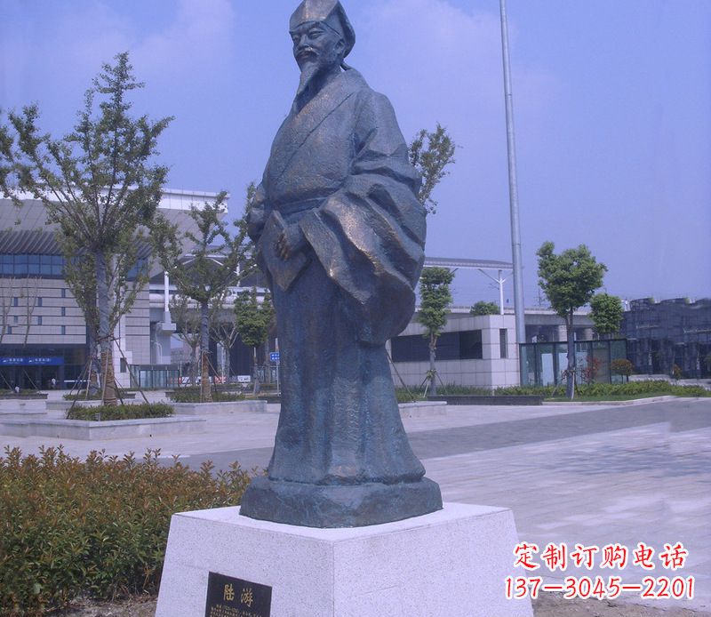 黄冈传承古代文化的陆游雕塑
