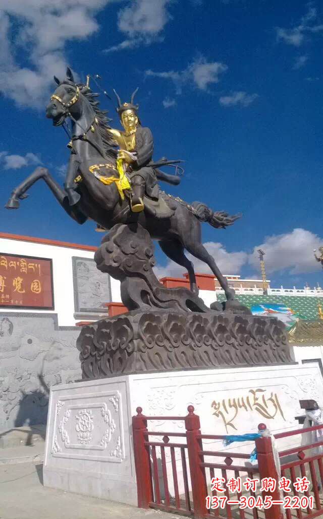 黄冈古代骑马人物雕塑