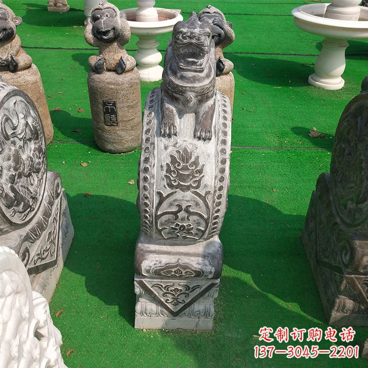 黄冈古代石雕狮子门墩雕塑