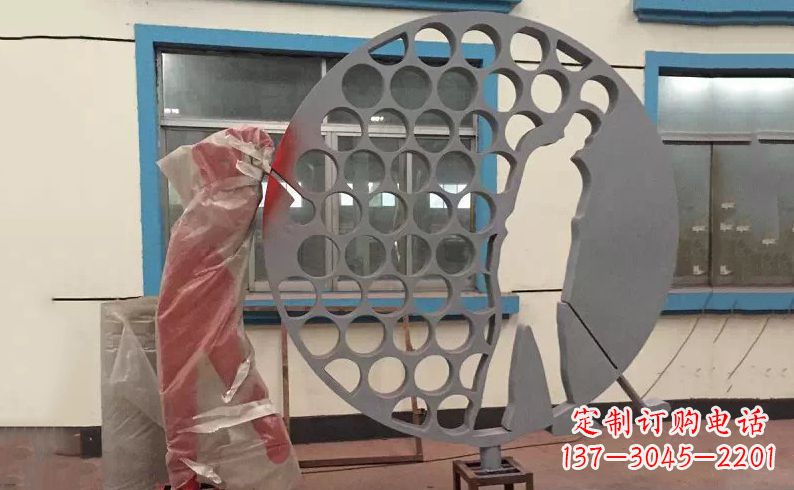 黄冈广场不锈钢打高尔夫球雕塑 (2)
