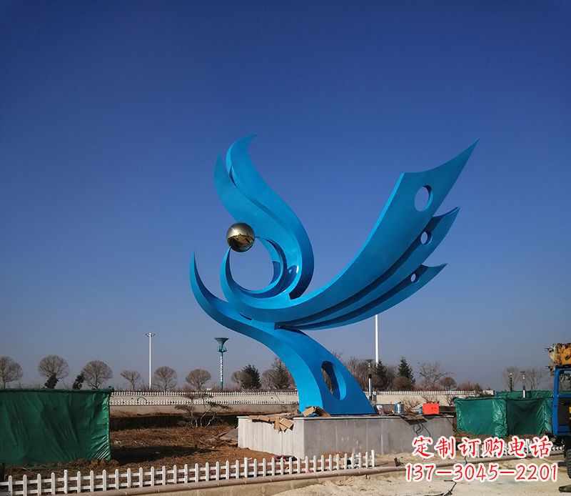 黄冈中领雕塑凤凰雕塑,象征着精致的品味