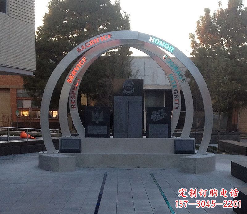 黄冈广场不锈钢圆环雕塑
