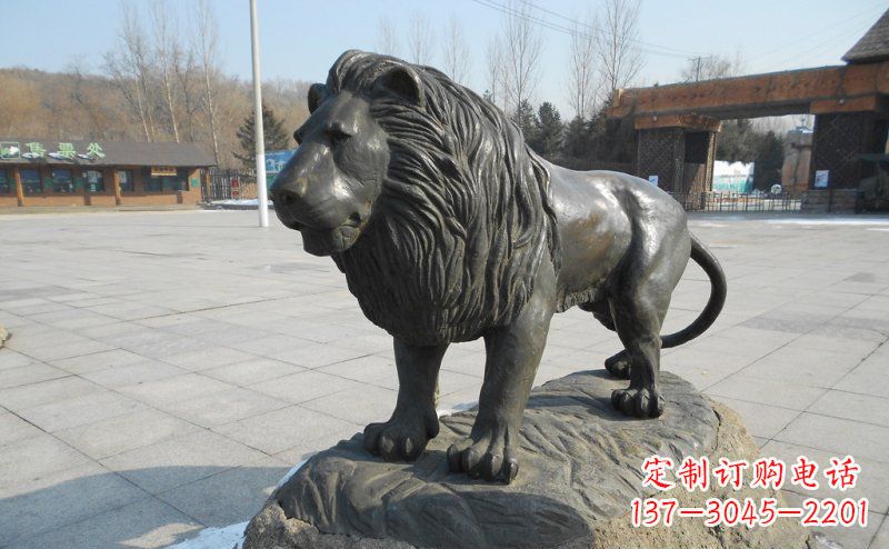 黄冈广场非洲狮动物铜雕