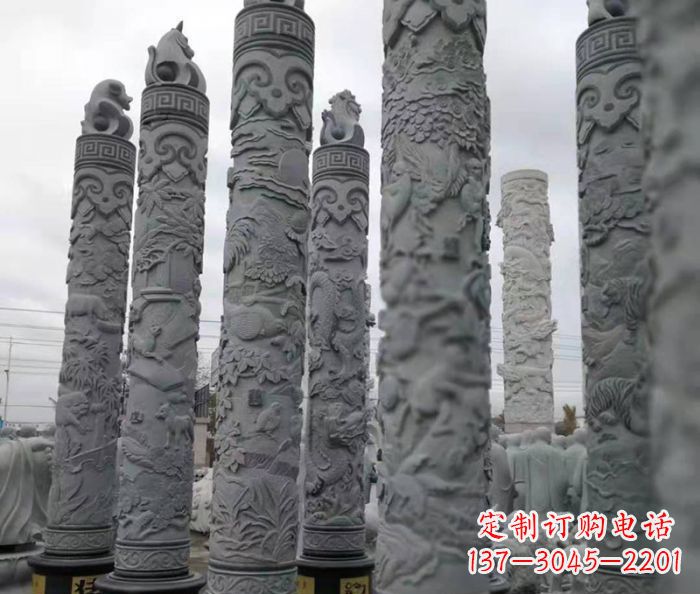 黄冈中领雕塑：12生肖石柱——精致美观的雕塑定制